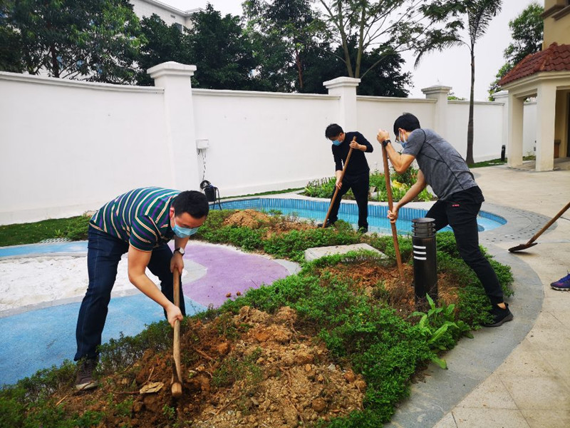 /QJ_409355567270.jpg 植樹活動(dòng)現(xiàn)場(chǎng)_副本.jpg